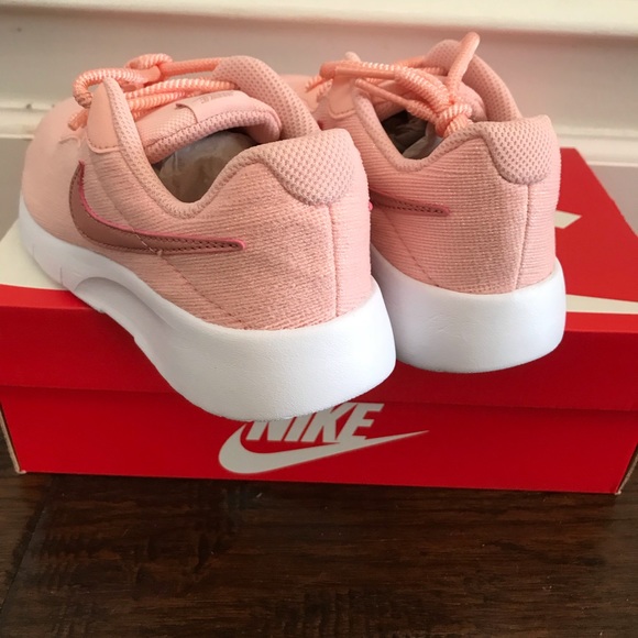 Nike Tanjun  Girls' Sneakers - Picture 4 of 6